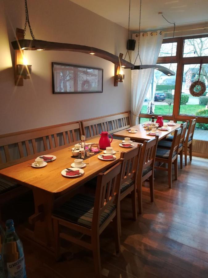 Weingut Weich Hotel Riol Exterior foto