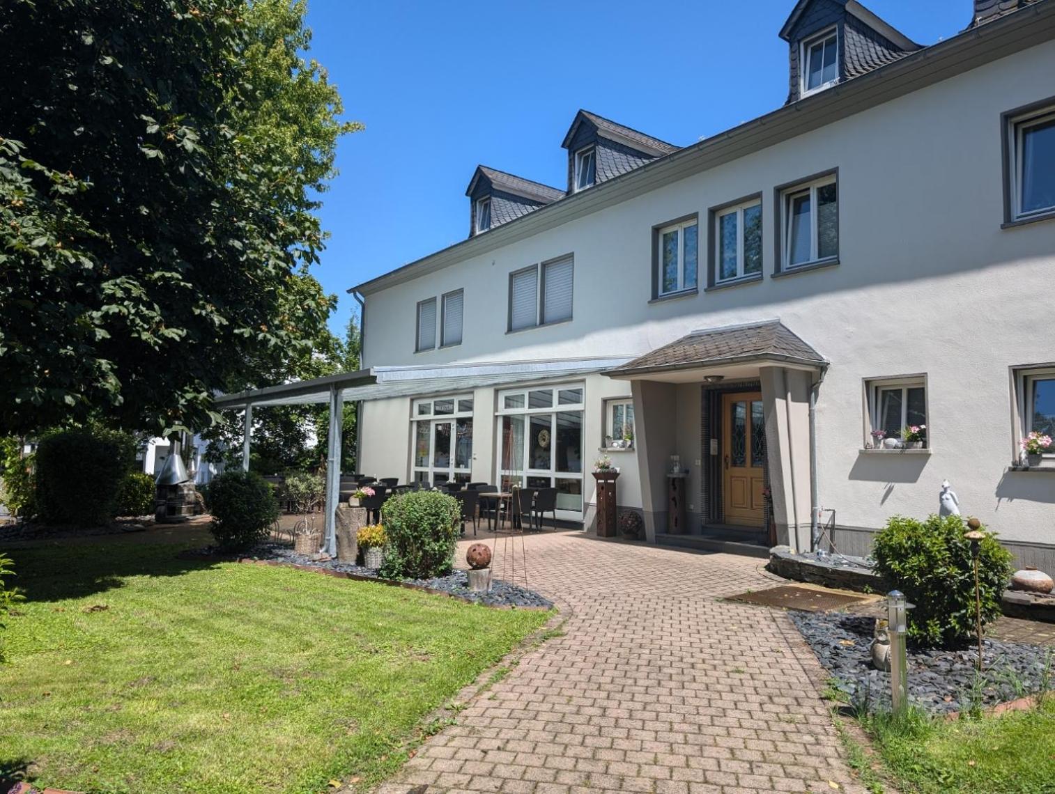 Weingut Weich Hotel Riol Exterior foto